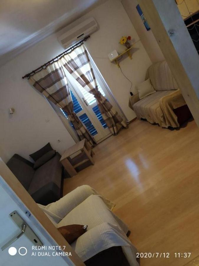 Apartman Ena Vodice Bagian luar foto